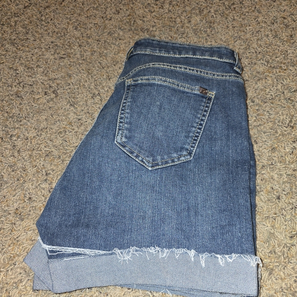 Jennifer Lopez Blue Jean Shorts - Picture 1 of 4